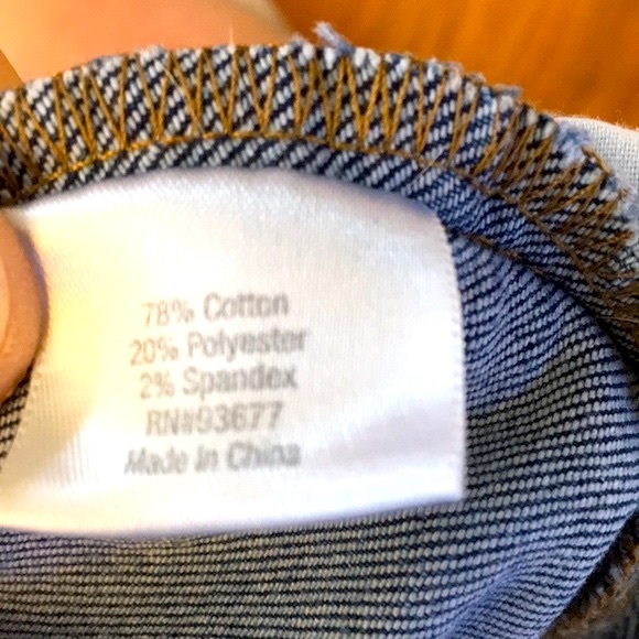 St Johns Bay Straight Leg Jeans Med Wash -Size 10P - Picture 8 of 8